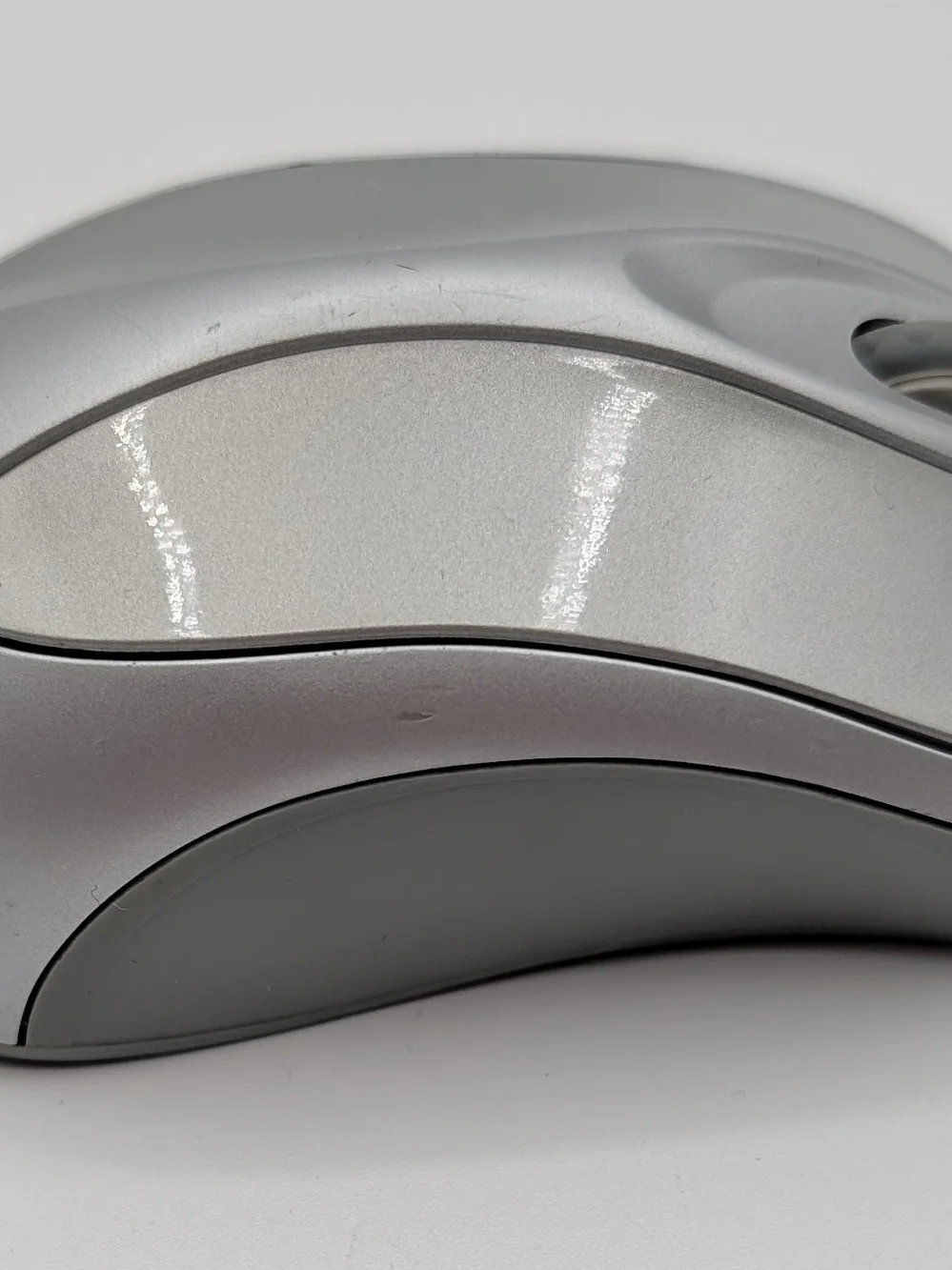 Microsoft Silver Wireless Optical Mouse - Ambidextrous Design